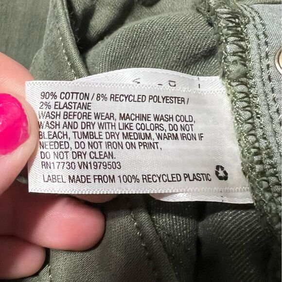 Universal Thread Olive Army Green Mid Rise Jegging Raw Hem Women's size 2/26R - Picture 9 of 9